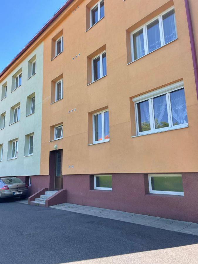 Apartman V Kratke Kamenicky Senov Bagian luar foto